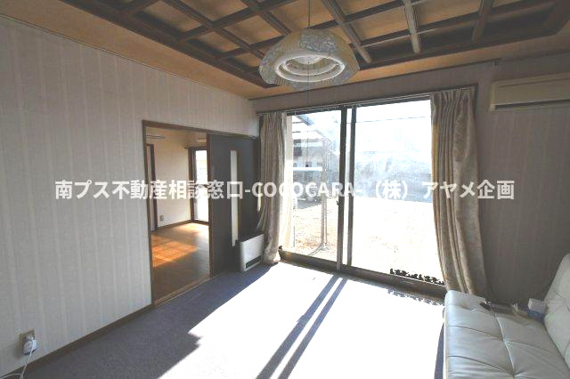 南アルプス市徳永の中古一戸建の洋室|1階南西洋室8帖　