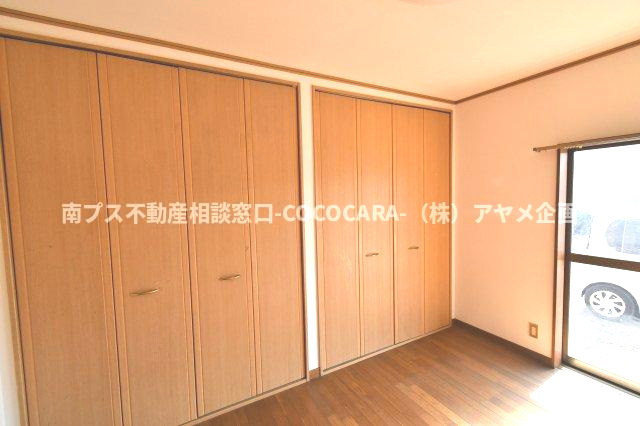 南アルプス市徳永の中古一戸建の収納|1階南東洋室6帖