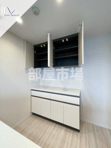 アトラス日暮里の設備|キッチン収納棚