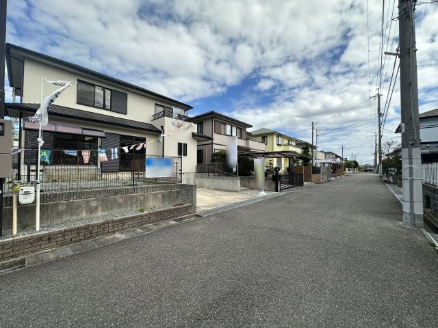 神戸市西区春日台6丁目戸建の前面道路含む現地写真