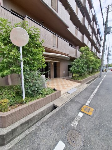 ココ西宮のエントランス