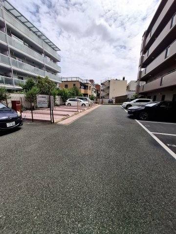 ココ西宮の駐車場