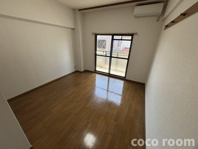 ライフ第６マンション藤枝駅前の居間・リビング