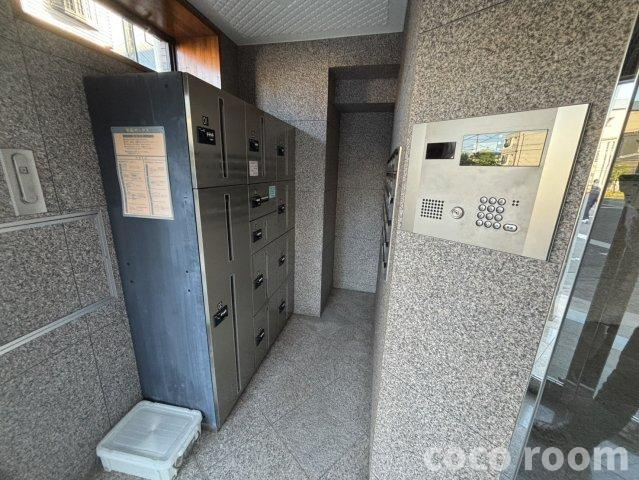 ライフ第６マンション藤枝駅前のエントランス