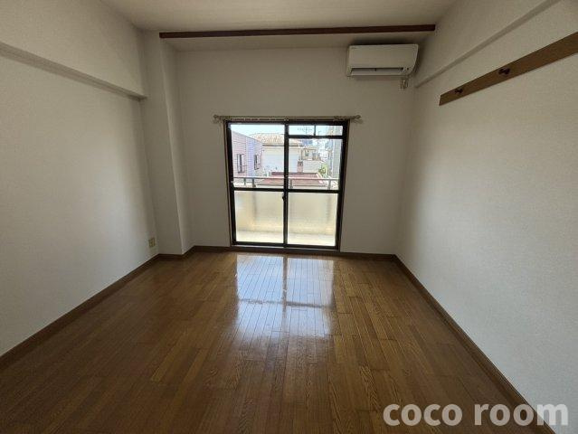 ライフ第６マンション藤枝駅前の居間・リビング