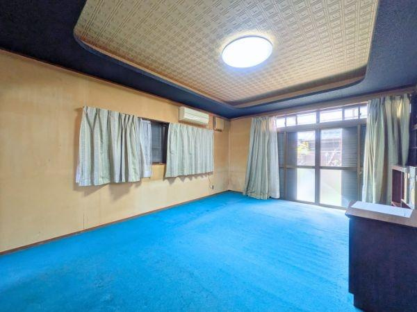 臼杵市大字江無田　戸建ての駐車場|屋根付きの駐車スペースあり！