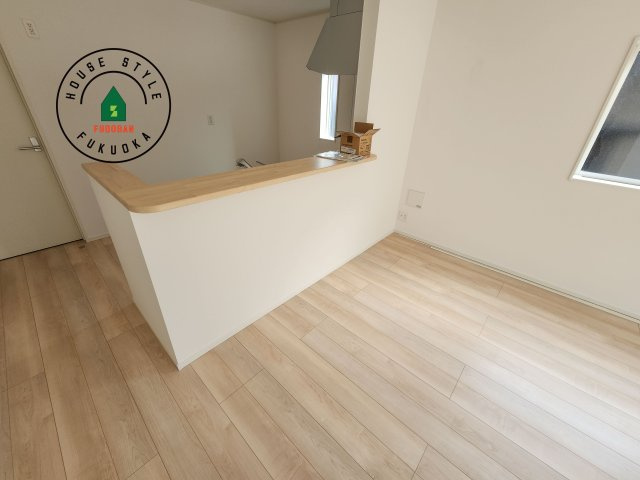 小郡市小郡第22-2棟（2号棟）の内観：施工例|ダイニングとリビングのメリハリが付けやすい空間設計になっています。