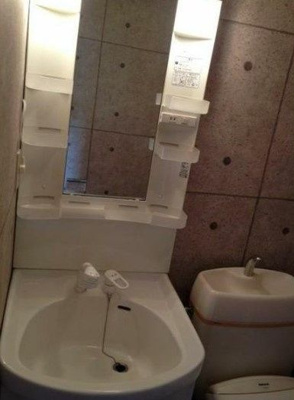 【洗面所】 | オリーブステージB棟 | ゆったりとスペースのある洗面所