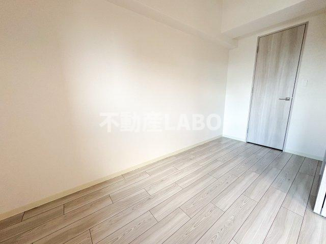 プレサンス大国町ラヴェニールの洋室