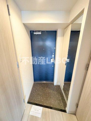 プレサンス大国町ラヴェニールの玄関