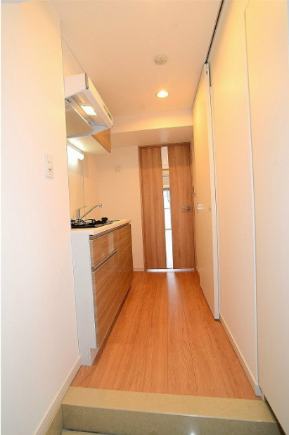 ステージグランデ用賀アジールコート　高層階　24時間ゴミ出し可　宅配BOX　ネット0の玄関