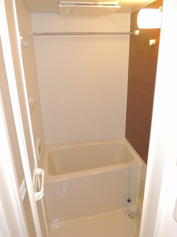 BLAU本町東の浴室