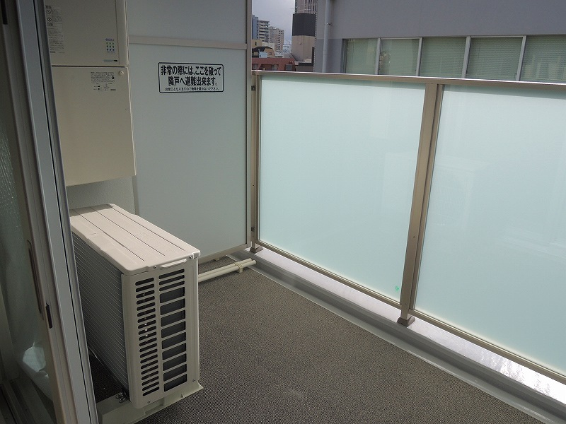 BLAU本町東のバルコニー