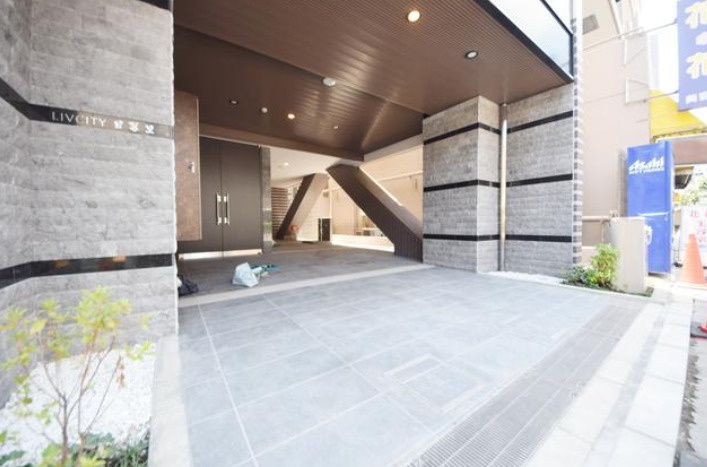 リヴシティ日暮里のエントランス