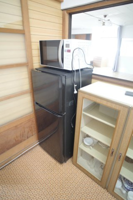 【その他】 | コーポ秋葉 | レンジ、冷蔵庫、茶箪笥、食器までサービス品！