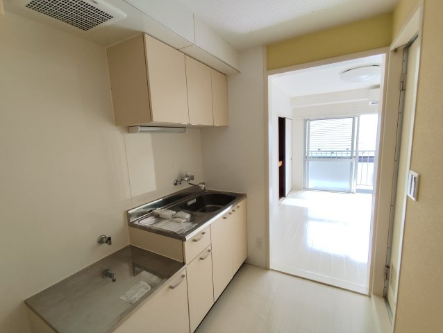 リトルウッドマンションの居間・リビング