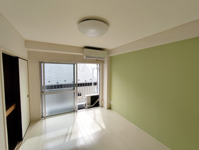 リトルウッドマンションの洋室