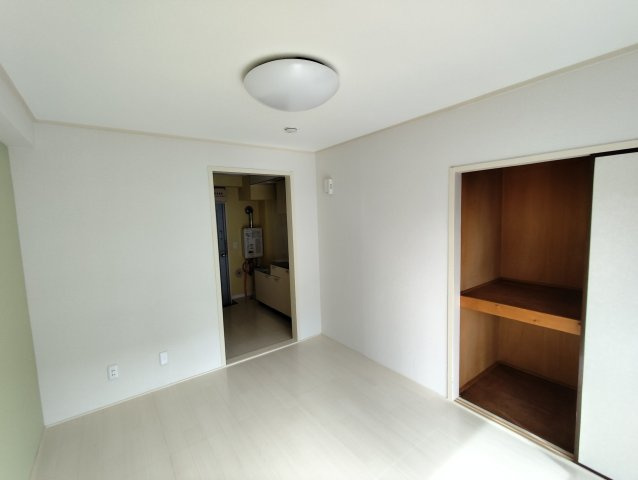 リトルウッドマンションの洋室