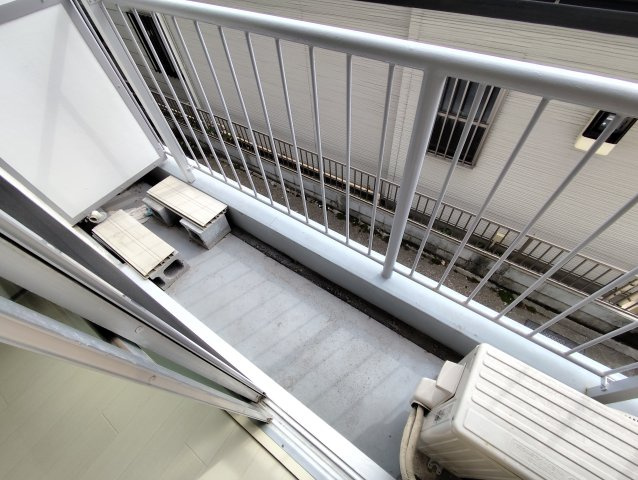 リトルウッドマンションのバルコニー