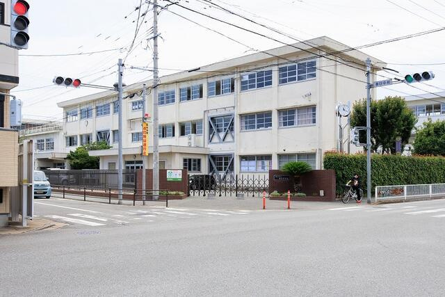 ｔｈｅ　ｐａｒｋ　春日市小倉６丁目の周辺|春日中学校まで800m 