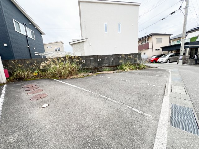 シャーメゾンフレスコの駐車場