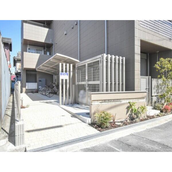 SAKURA Maisonのエントランス