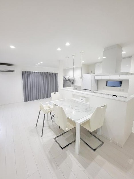 伏見区桃山南大島町の居間・リビング