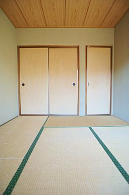 【和室】 | グリーンタウン津留崎 | ※掲載写真は同物件別号室の参考写真です。実際のお部屋とは間取り・設備・内装等が異なる場合があり、現況を優先とします。