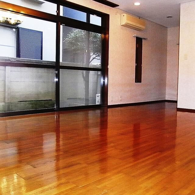 東久留米市東本町の中古一戸建の居間・リビング