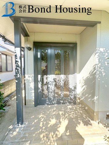 「令和７年12月リフォ済」「ビルトイン車庫付」　朝霧台　築36年の玄関