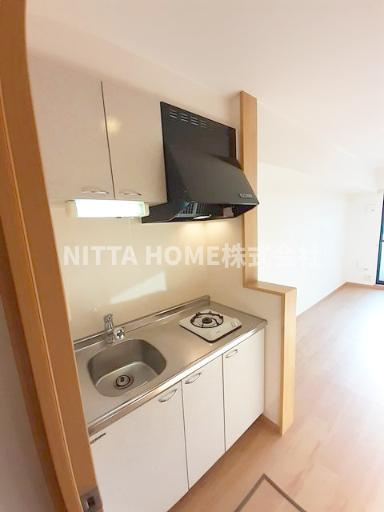 Ｍａｈａｌｏのキッチン|１口コンロ付きで上下に収納がついています◇