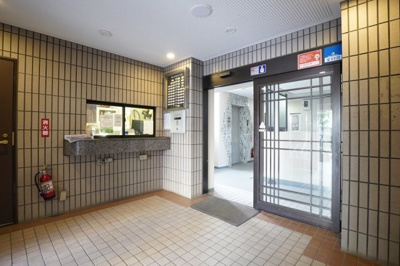 【エントランス】 | ライオンズマンション御徒町第五 | ゆとりのあるエントランスです