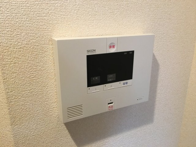 ルーチェ勝川のエントランス