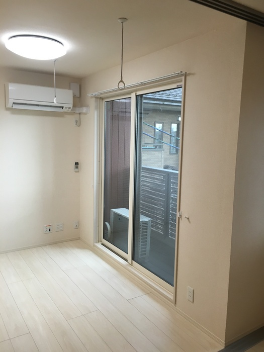 ルーチェ勝川の居間・リビング