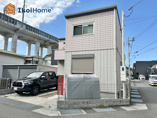 明石市大久保町谷八木　中古戸建の玄関|●年中無休:当日予約可●外壁が落ち着いたモダンな外観！豪華に見えます！