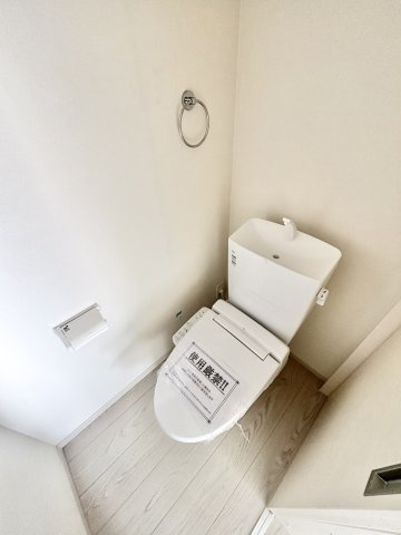 【仲介手数料無料／名古屋市港区】港区宝神3期　Terrechez　新築戸建のトイレ