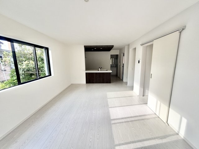 【仲介手数料無料／名古屋市港区】港区宝神3期　Terrechez　新築戸建の居間・リビング