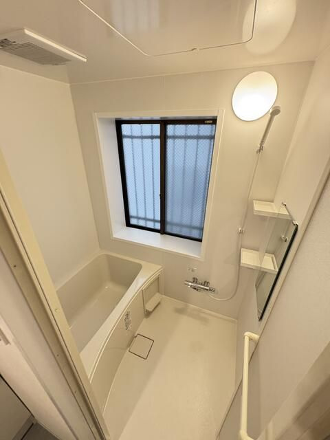 グランコールス東北沢の浴室