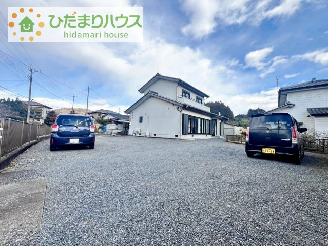 【駐車場】 | 桜川市加茂部　中古戸建 | マイホームなら駐車場代がかかりません。しかも、自宅の駐車場で洗車ができます！今までコイン洗車に行っていた手間も省けて、節約にもつながります(^^♪