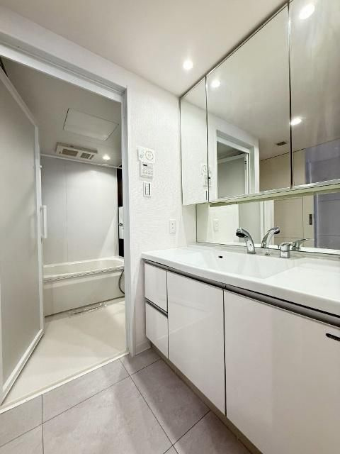 府中市是政４丁目の中古マンションのキッチン