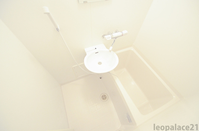 【浴室】 | レオパレスアルタイルⅡ | 画像6