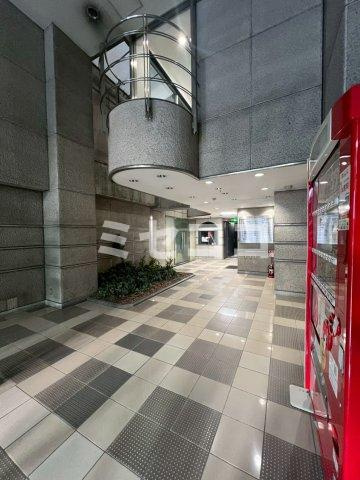 本町橋ビルのロビー