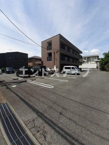 パレ・アラモードの駐車場|高崎、前橋のお部屋探しはエンドスケープまで！お客様の理想お聞かせ下さい♪