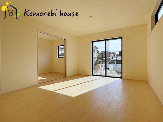 蓮田市見沼町　新築一戸建て　01の居間・リビング|26.1.15　撮影済み