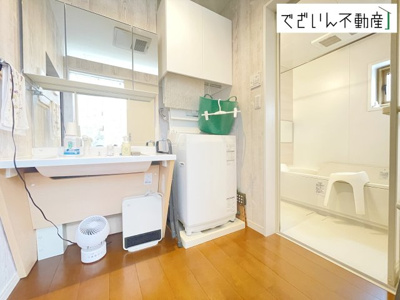 【独立洗面台】 | 行田市富士見町1丁目　中古住宅   | 現地(2025年10月撮影)