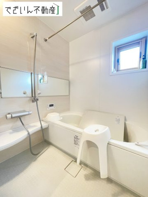 【浴室】 | 行田市富士見町1丁目　中古住宅   | 現地(2025年10月撮影)