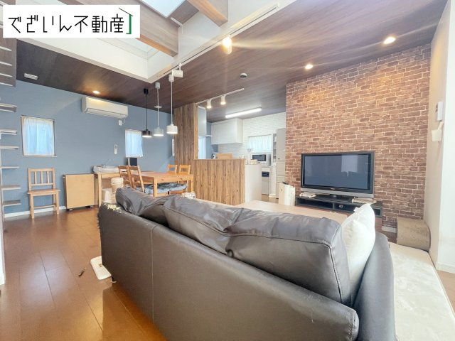 【居間・リビング】 | 行田市富士見町1丁目　中古住宅   | 現地(2025年10月撮影)