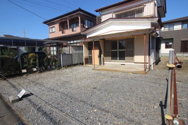 小山市駅南町6丁目の外観|現地を南東側から撮影（2025年10月撮影）