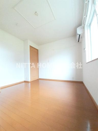 フローレンスの内装|６．３帖の洋室です◇