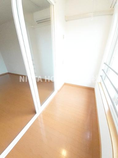 フローレンスのバルコニー|人気のサンルームもあります◎